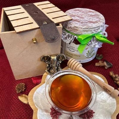 Kraft Box 775g - Dipper, Plain or Infused Honey or Nuts